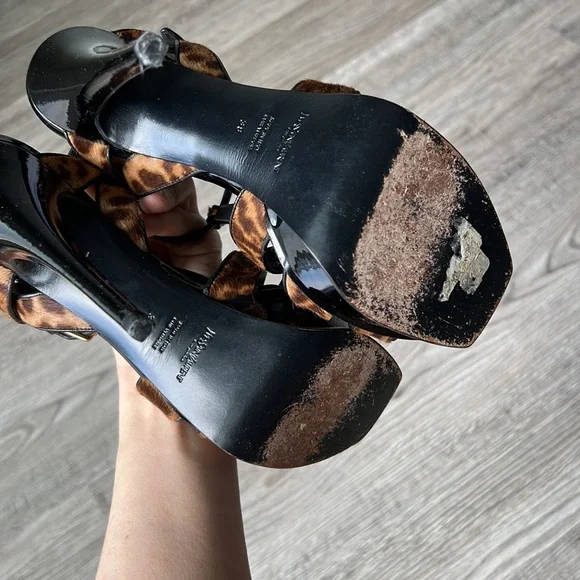 AUTHENTIC YSL tribute heels - Picture 7 of 7